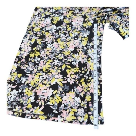 London Times Women SZ 10 Pull On Romper Jumpsuit Floral Pattern Wide Knee Legs - Picture 5 of 13